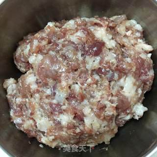 肉末白菜卷的做法步骤：1