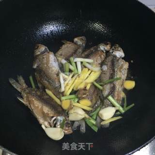 奶白鲫鱼豆腐汤的做法步骤：5