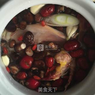 养生香菇炖老母鸡的做法步骤：5