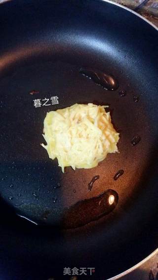 土豆丝饼的做法步骤：5