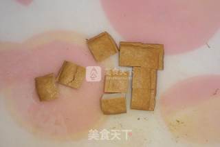 香菇卤豆干的做法步骤：3