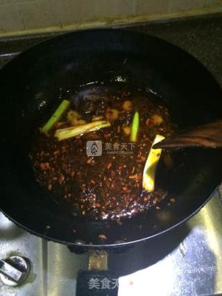 麻辣干锅牛腩的做法步骤：7