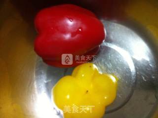 花生拌鲜蔬的做法步骤：1