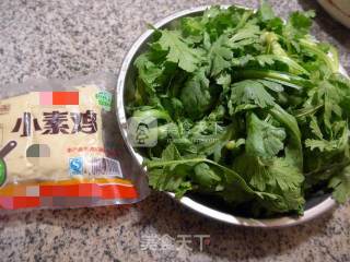 蒿菜炒小素鸡的做法步骤：1