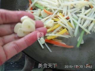 彩椒炒土豆丝的做法步骤：11
