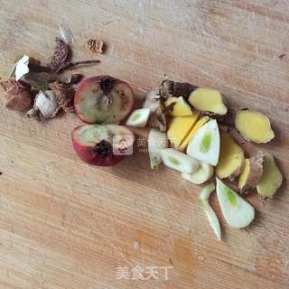 红烧猪蹄的做法步骤：2