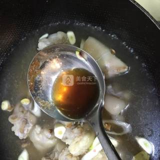 红烧猪蹄的做法步骤：4