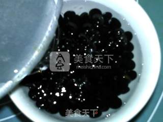 补肾乌发黑豆的做法步骤：3