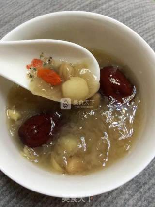 银耳羹的做法步骤：1