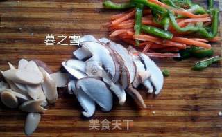 香菇火腿肠炒面的做法步骤：2