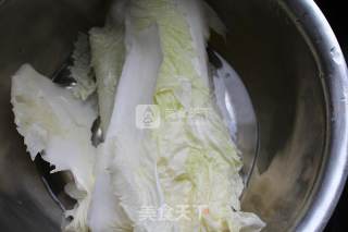 海蜇头拌白菜的做法步骤：1
