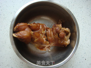 凉拌猪蹄的做法步骤：1