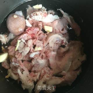牛筋土豆汤的做法步骤：4