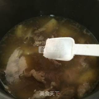 牛筋土豆汤的做法步骤：8