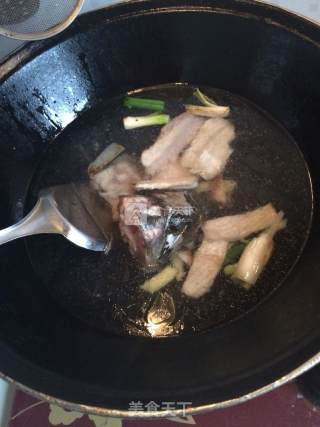 鱼头豆腐汤的做法步骤：3