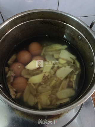 广东正宗猪脚酱醋蛋的做法步骤：1