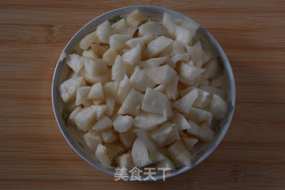 雪梨银耳露的做法步骤：3