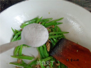 肉丝炒豆角的做法步骤：9