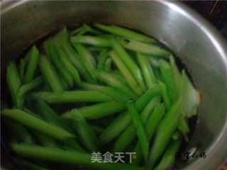 肉丝炒芹菜的做法步骤：3