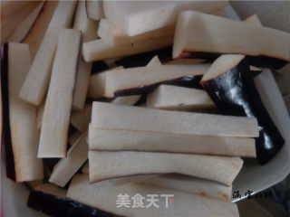 鱼香茄子的做法步骤：2