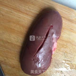 双椒炒腰花的做法步骤：1