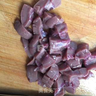 双椒炒腰花的做法步骤：2