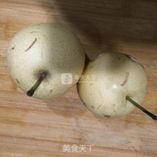 冰糖银耳炖雪梨的做法步骤：2