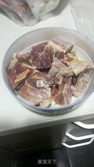 西红柿牛腩 电压力锅版的做法步骤：1