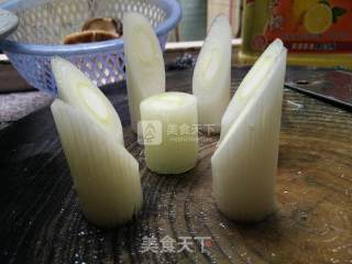 寿喜烧锅(日式牛肉锅)的做法步骤：1