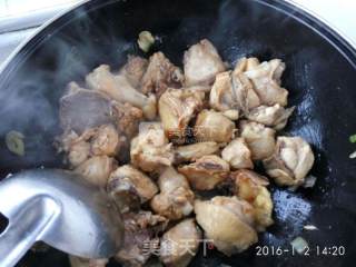 小笨鸡炖香菇的做法步骤：9