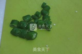 尖椒三色鸡丁的做法步骤：3