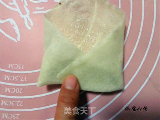 豆沙春卷的做法步骤：4