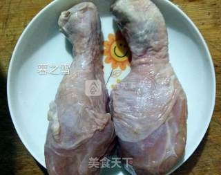 蜜汁烤鸡腿的做法步骤：1
