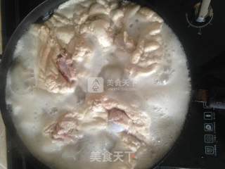 炖大骨头的做法步骤：3