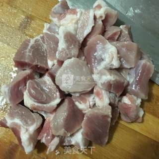 糖醋肉块的做法步骤：1