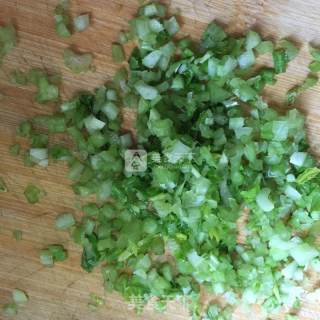 芹菜鸡蛋饼的做法步骤：3