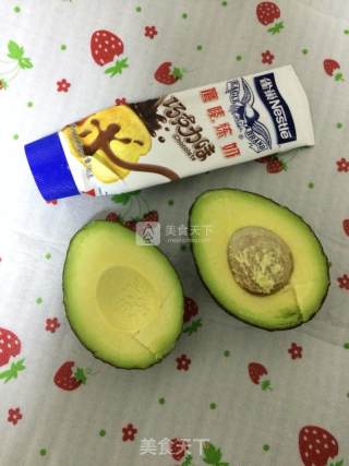 牛油果的做法步骤：1