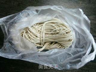 洋葱肉丝炒面的做法步骤：1
