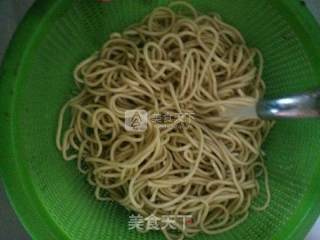 洋葱肉丝炒面的做法步骤：5