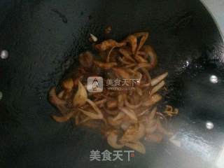 洋葱肉丝炒面的做法步骤：11