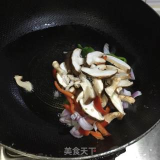 素炒香菇的做法步骤：3
