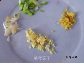 蚂蚁上树的做法步骤：1