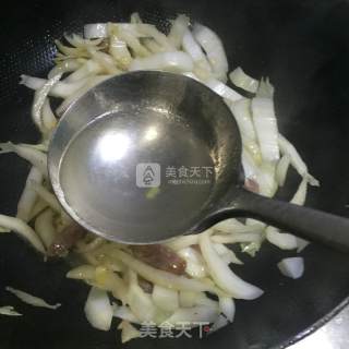 腊肠炒菜梗的做法步骤：5