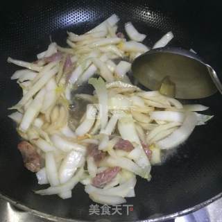 腊肠炒菜梗的做法步骤：6