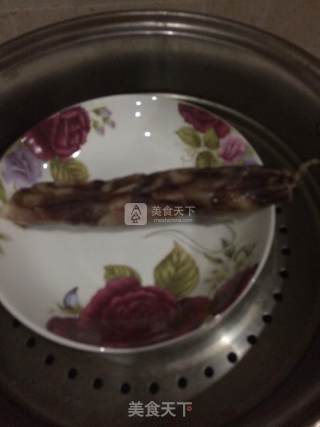 腊肠炒荷兰豆的做法步骤：1