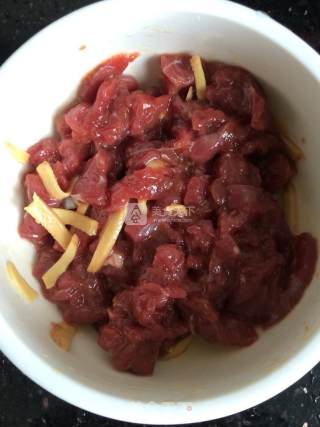 爆炒牛肉的做法步骤：1