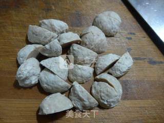 贡丸炒莴笋的做法步骤：2