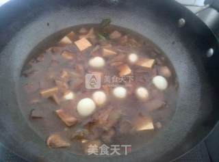平菇豆腐入味鹌鹑蛋的做法步骤：10