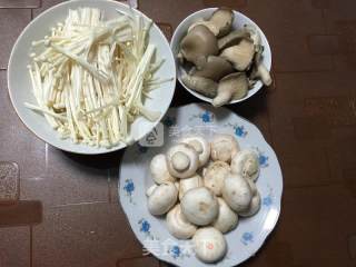 浓汤菌菇火锅的做法步骤：4