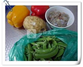五彩虾仁的做法步骤：1